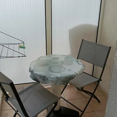 Agreable Studio Et Marche A Pied *